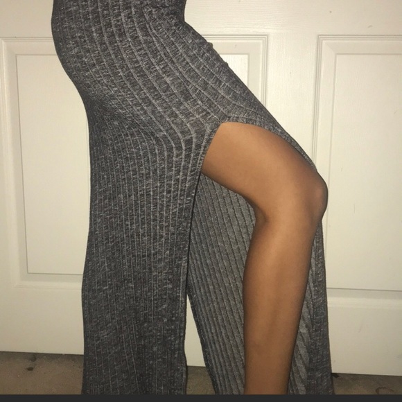 Dresses & Skirts - High waisted gray ribbed skirt